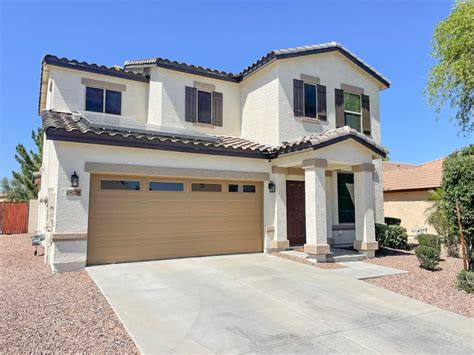 Modern Apartment Living in Surprise, AZ .